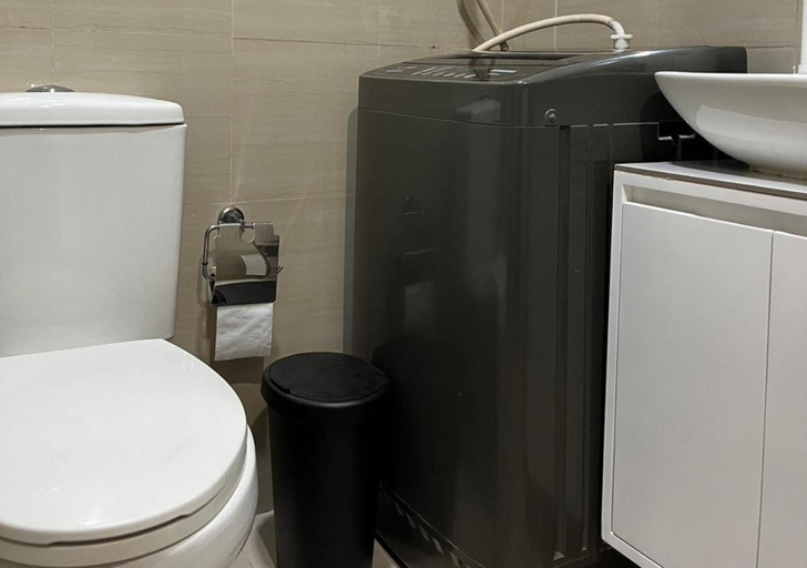 Bathroom 2, Victoria Suite at Shore Residences, Pasay City