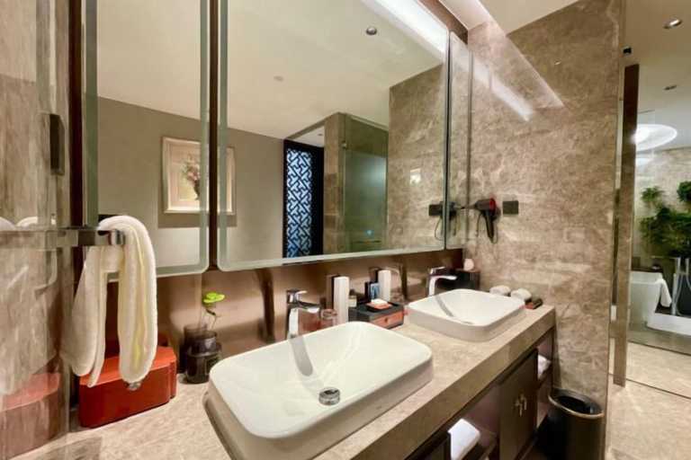 Bathroom 3, Han Palace, Beijing