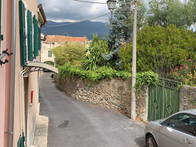 Exterior & Views 5, Orchidea, Savona