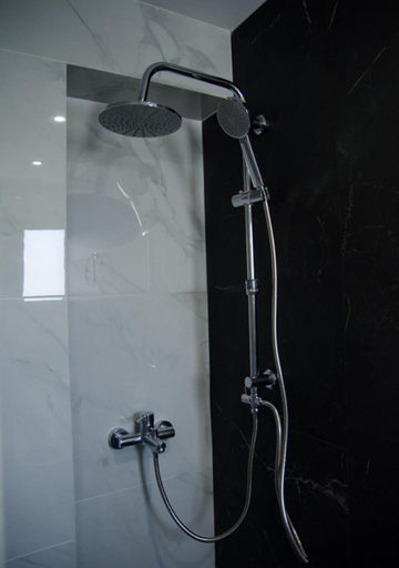 Shower 4, Sia Mare, Attica