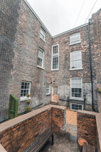 Others 4, Clarence Street Town House, Sefton