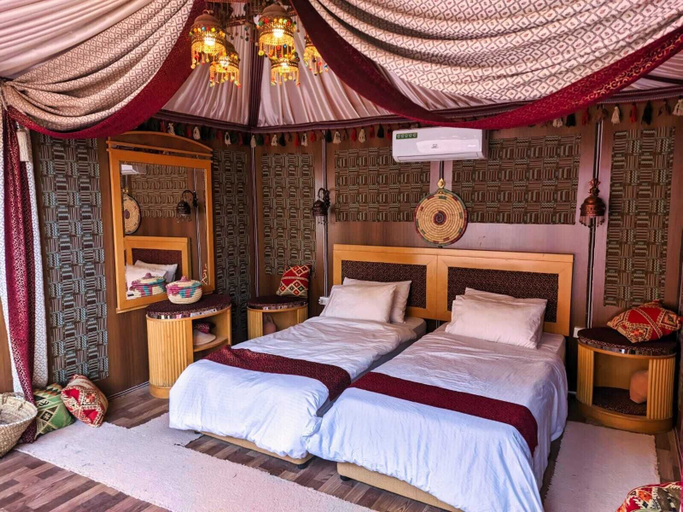 Bedroom 3, Desert Sand Camp, Quaira