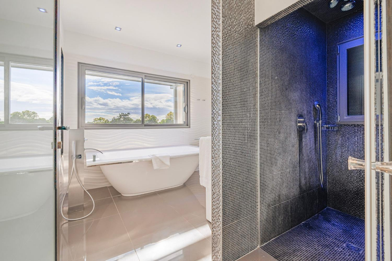 Bathroom 2, Villa Massane, Hérault