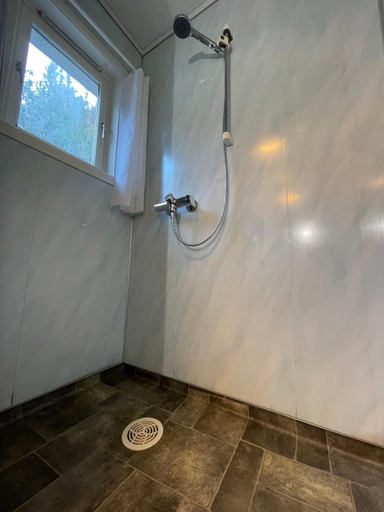 Others 2, Leirvik i Sogn-Apartment, Hyllestad