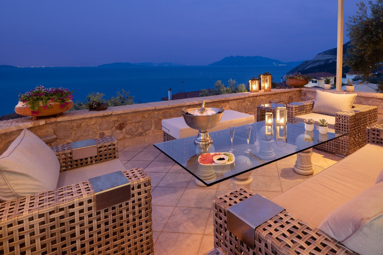 Others 3, Villa Haven United, Peloponnese