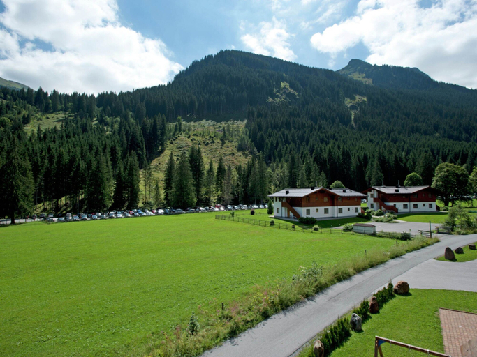 Others 5, Chalet in Saalbach With Sauna, Zell am See