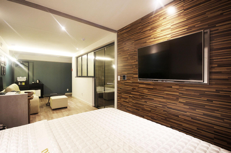Bedroom 22