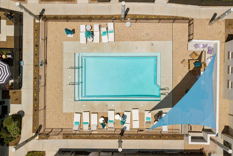 Sport & Beauty 2, Stavros Sweet Suites, Maricopa