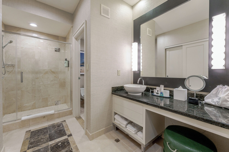 Bathroom 9