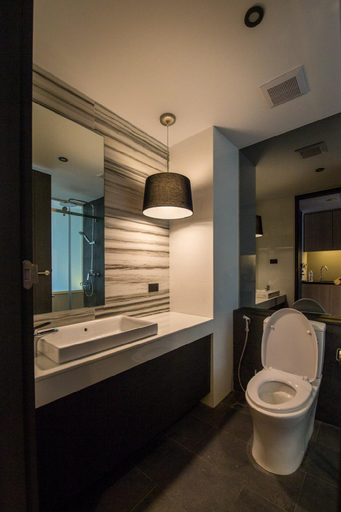 Bathroom 3, Neca Reiche, Hat Yai