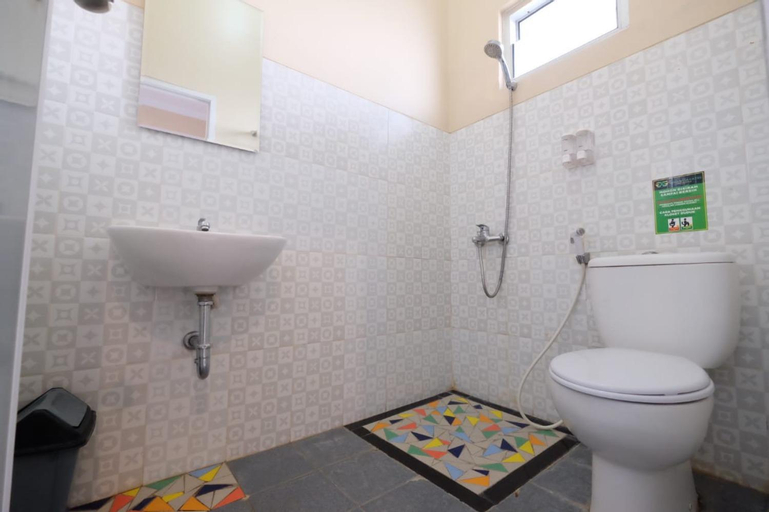 Bathroom 9