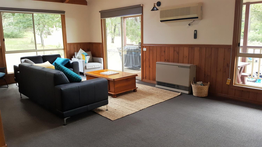 Others 4, Holiday Heights, N. Grampians - Stawell