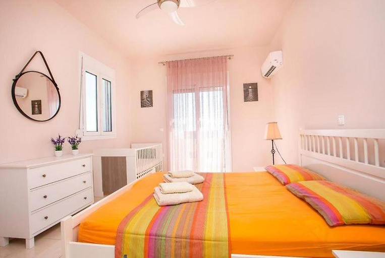 Others 2, Regina Villa - Family Dream with double pool, South Aegean