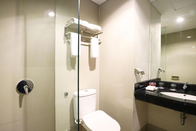 Bathroom 20