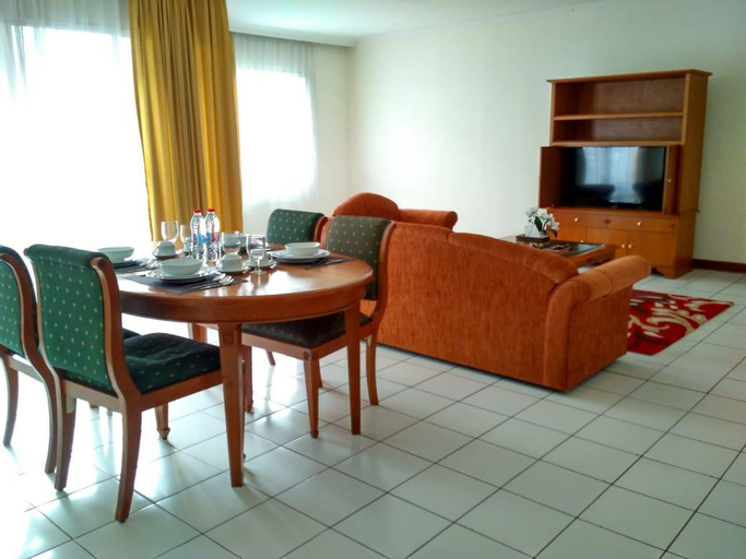 Dining Room 4