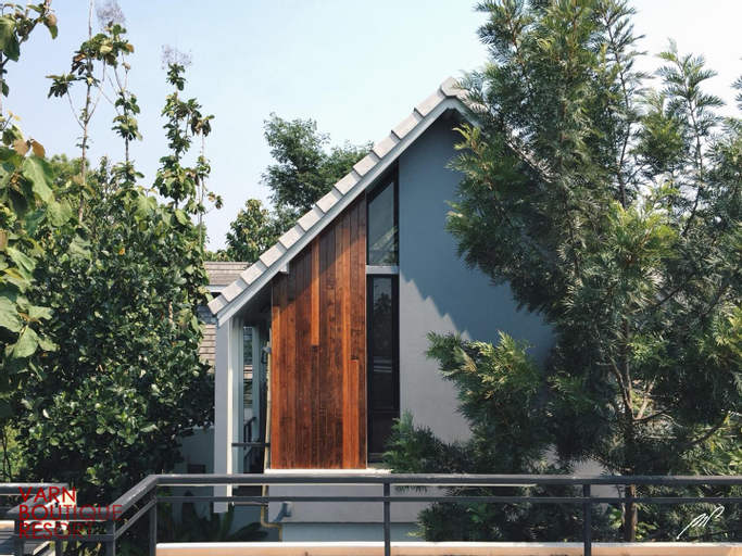 Exterior 5