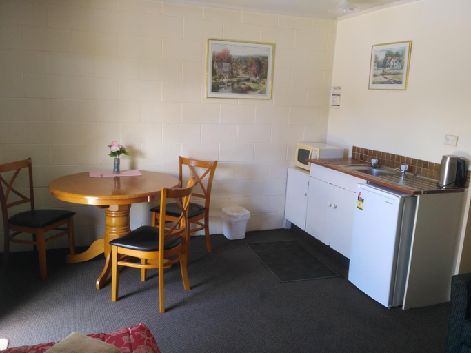 Others 3, Amble Inn Motel, Horowhenua