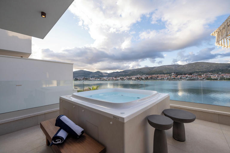 Private spa tub 5, Seaside Villa by Brown Hotels, Trogir