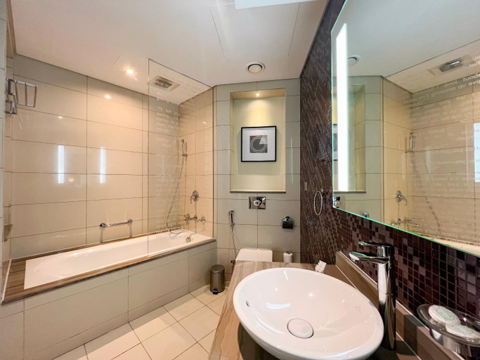 Bathroom 5, GLOBALSTAY DAMAC Towers by Paramount. Business Bay, Dubai