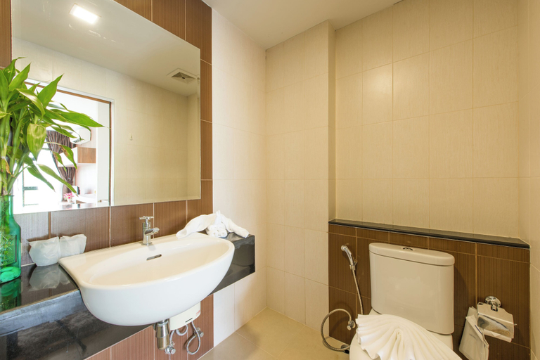 Bathroom 4, Golden Manora Hotel Bangtao Beach, Pulau Phuket