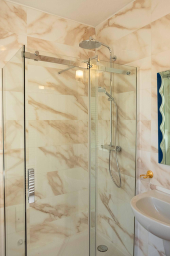 Bathroom 2, La terrazza del Monferrato, Alessandria