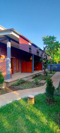 Tunjung guest house lovina beach, Buleleng