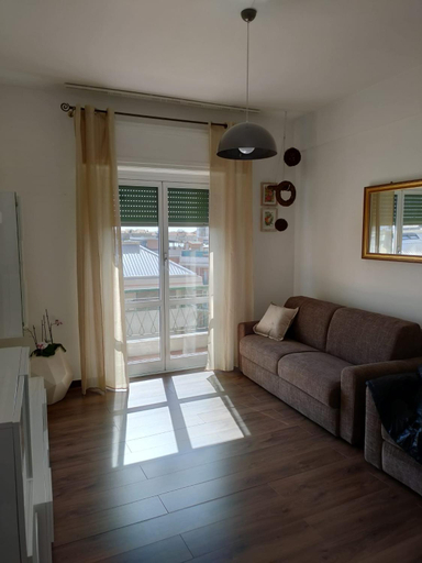 Others 5, Casa Vacanze Celine a due passi dal mare CIN IT09056C2W8WF7M33, Savona