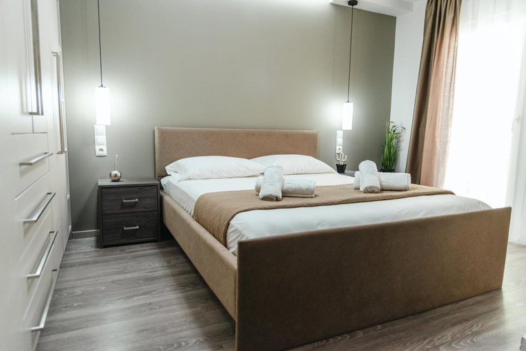 Bedroom 2, Elegant decorated house - Free Private Parking & Fibre Internet!, Crete