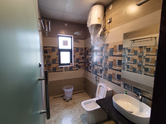 Bathroom 3, Groomgo The Grand Mansion Noida, Gautam Buddha Nagar