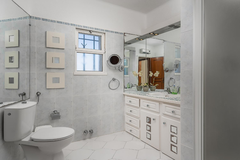 Shower 2, Casa Branca, Lagoa