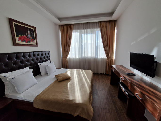 Others 4, Motel Celebic