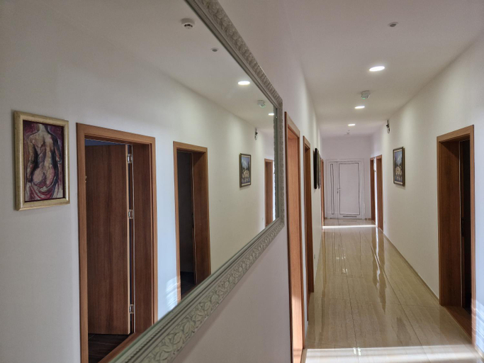 Others 3, Motel Celebic