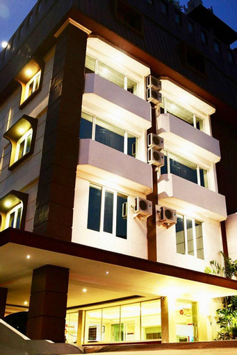 Exterior 3
