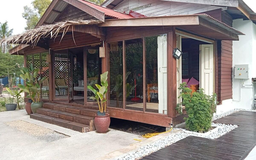 Others 2, Kampung Rhu Houses, Marang