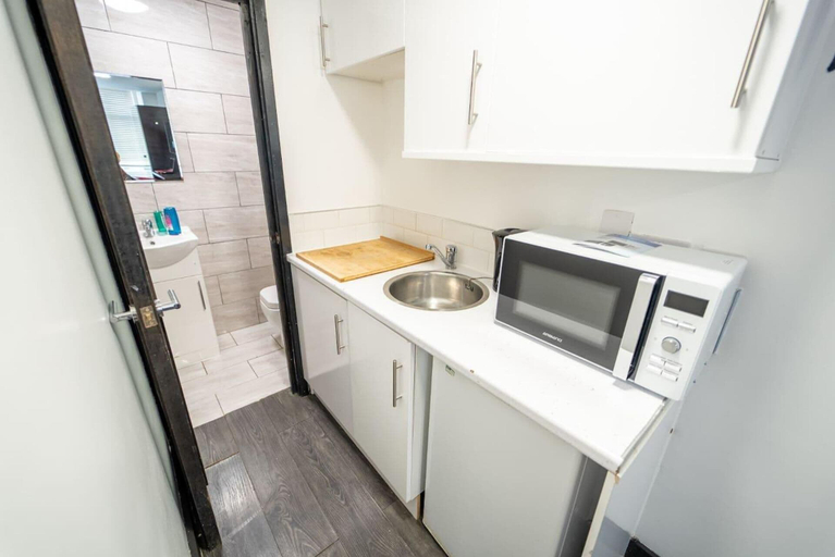 Others 5, Ground Floor Studio Close to the City!, Birmingham