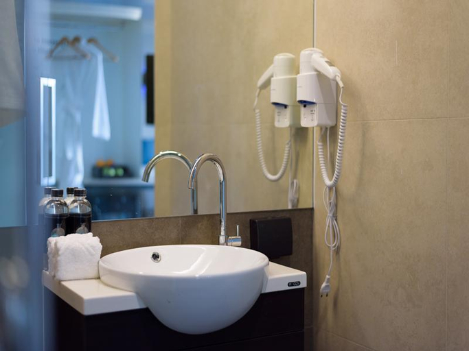Bathroom 6