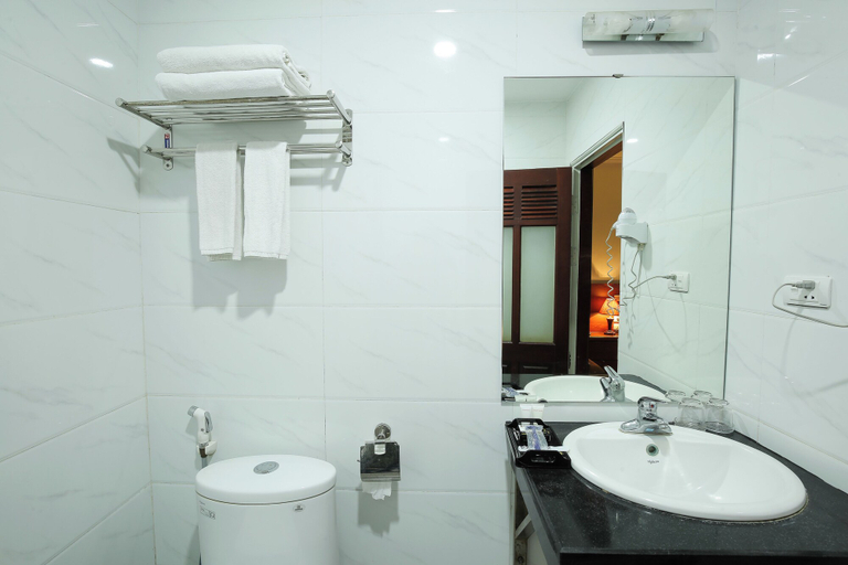 Bathroom 5, Bach Duong Ha Noi Hotel, Cầu Giấy