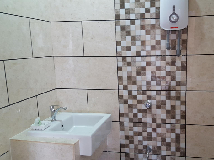 Bathroom 3
