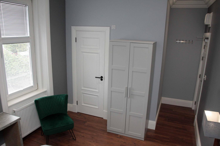 Others 5, Laurieston Inn, Falkirk