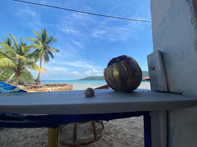 Others 5, CocoHuts, Sihanoukville