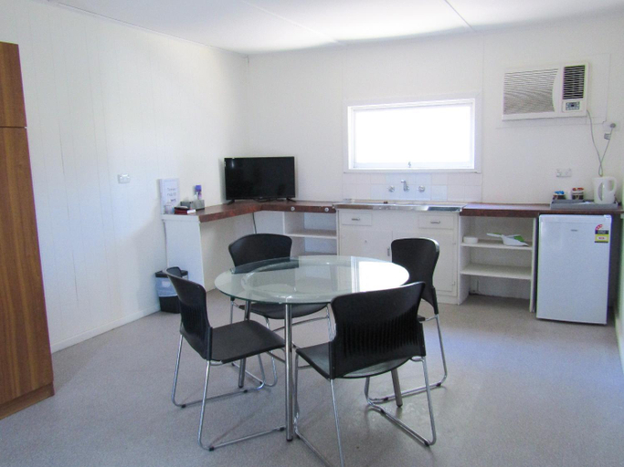 Others 4, Tinman Roadhouse, Port Pirie C Dists Bal