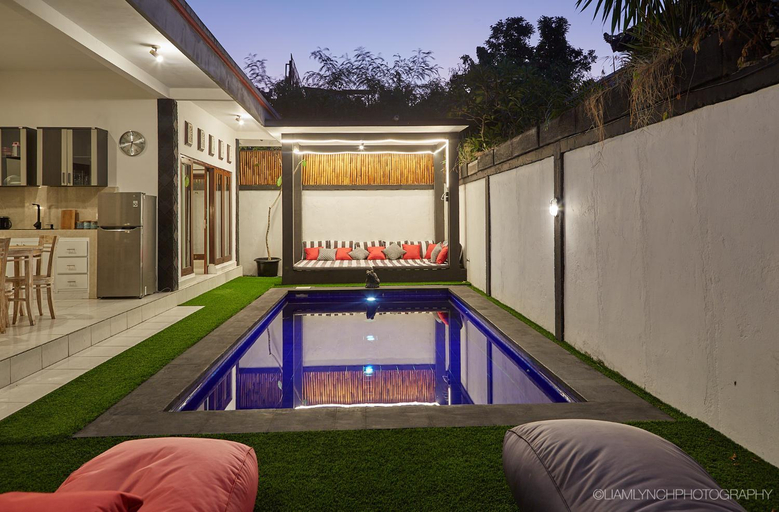 Others 2, Massive 6-bedroom Villa with 2 Pools, Badung