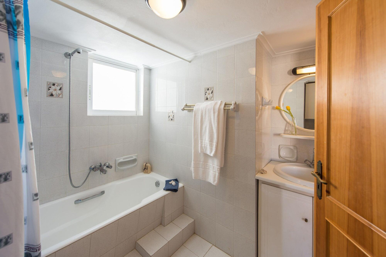 Others 2, Rouladina Apt 3 in Stalos, Crete