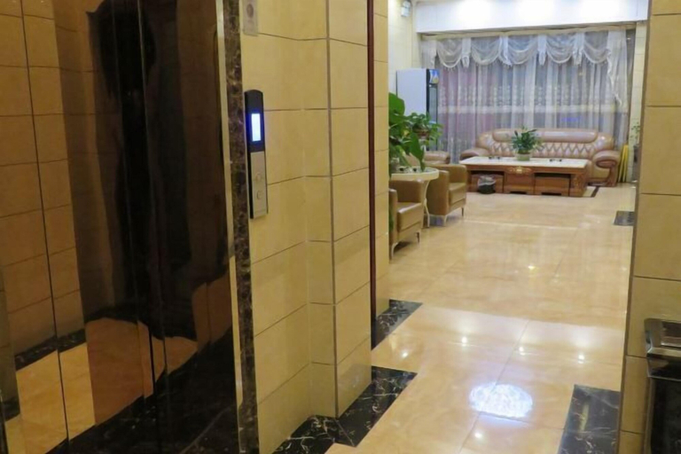 Bathroom, Binxing Holiday Hotel, Qujing