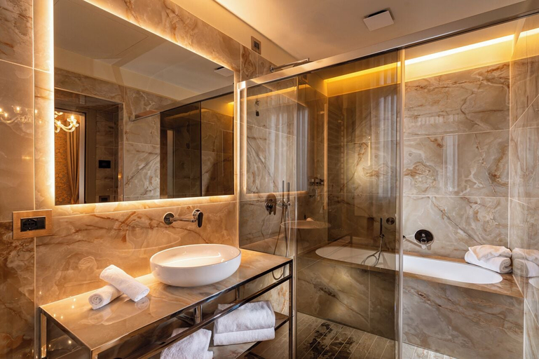 Bathroom 4, Hotel Canaletto, Venezia