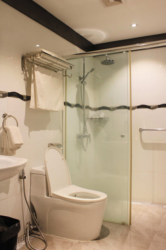 Bathroom 3, The Pepperland Hotel, Legazpi City