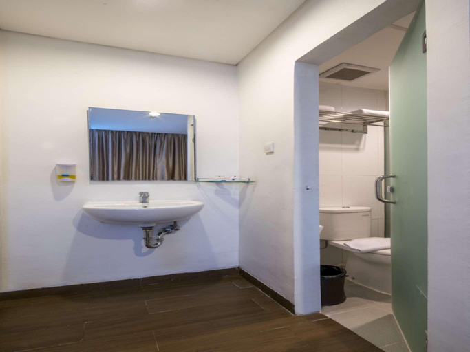 Bathroom 9
