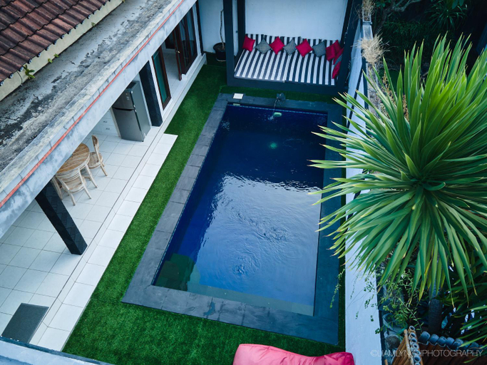 Others 3, Massive 6-bedroom Villa with 2 Pools, Badung