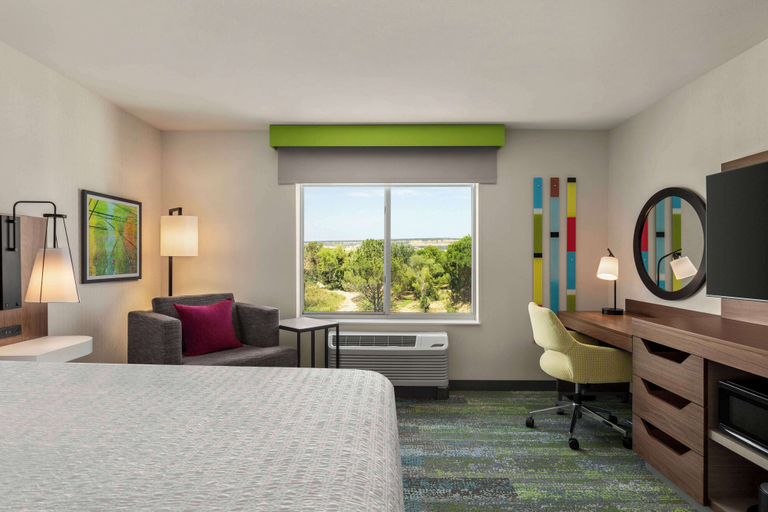 Bedroom 3, Hampton Inn & Suites Oroville, Butte