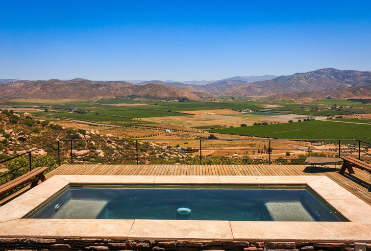 Others 3, Villa Garven, Ensenada